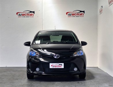 2014 Toyota Vitz - Thumbnail
