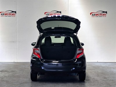 2014 Toyota Vitz - Thumbnail