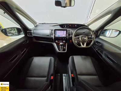 2016 Nissan Serena - Thumbnail