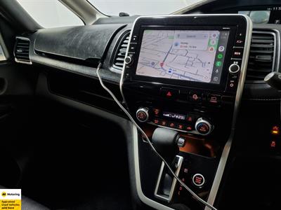 2016 Nissan Serena - Thumbnail