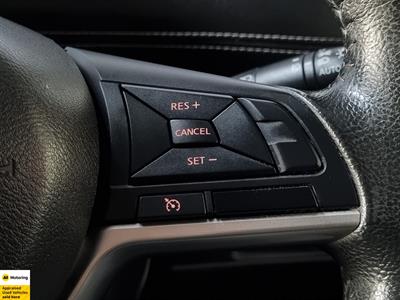 2016 Nissan Serena - Thumbnail