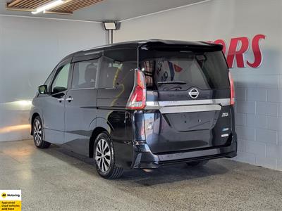 2016 Nissan Serena - Thumbnail