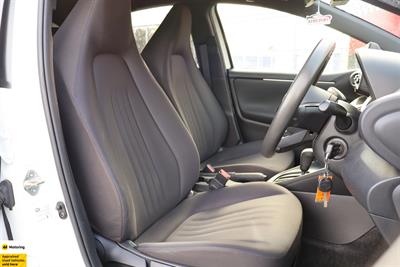 2021 Toyota Yaris - Thumbnail