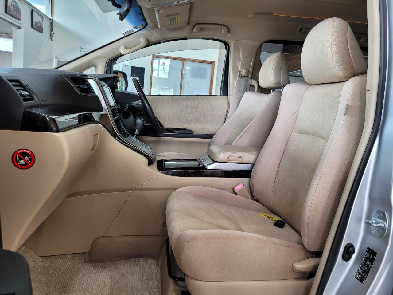 2012 Toyota Alphard