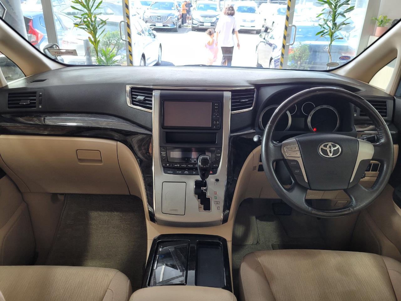 2012 Toyota Alphard