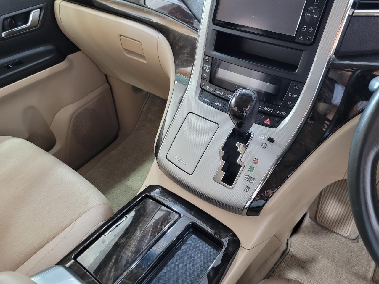 2012 Toyota Alphard