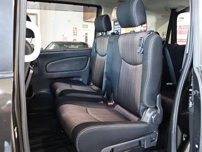 2014 Nissan Serena - Thumbnail