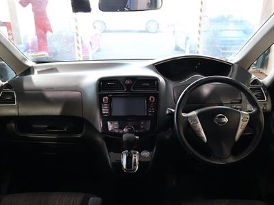 2014 Nissan Serena - Thumbnail