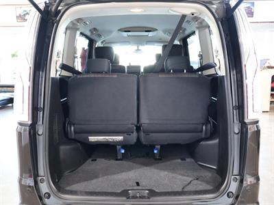 2014 Nissan Serena - Thumbnail