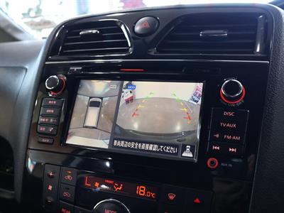 2014 Nissan Serena - Thumbnail