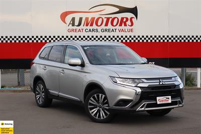 2022 Mitsubishi Outlander - Thumbnail
