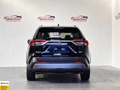 2019 Toyota RAV4 - Thumbnail