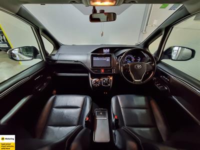 2015 Toyota Esquire - Thumbnail