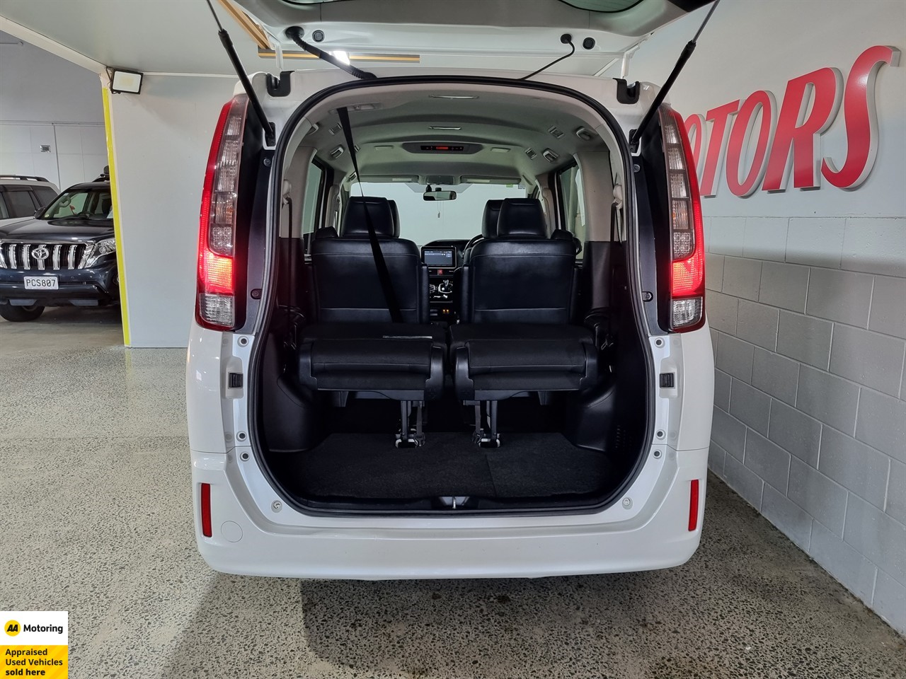 2015 Toyota Esquire