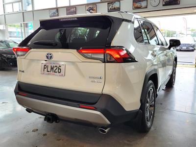 2022 Toyota RAV4 - Thumbnail