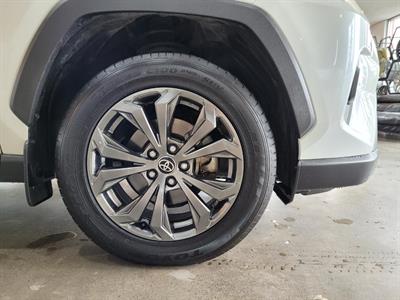 2022 Toyota RAV4 - Thumbnail