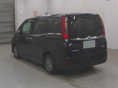 2015 Toyota Esquire - Thumbnail