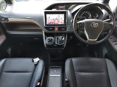 2015 Toyota Esquire - Thumbnail