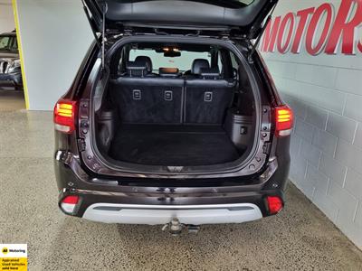 2020 Mitsubishi Outlander - Thumbnail