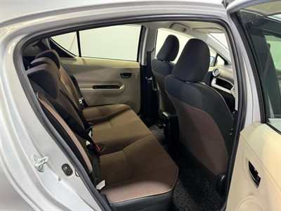 2013 Toyota Aqua - Thumbnail