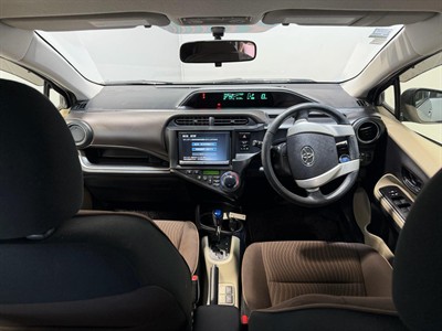 2013 Toyota Aqua - Thumbnail