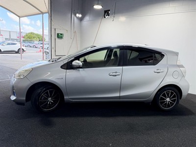 2013 Toyota Aqua - Thumbnail