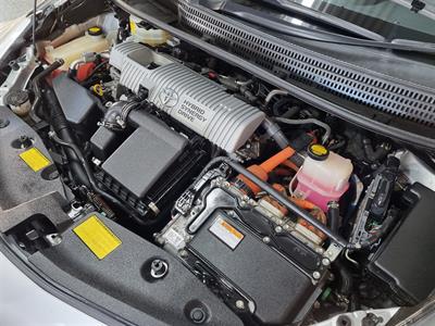 2013 Toyota Prius - Thumbnail