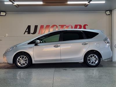 2013 Toyota Prius - Thumbnail