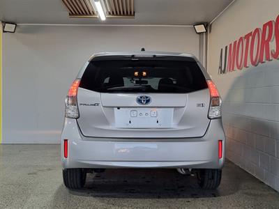 2013 Toyota Prius - Thumbnail