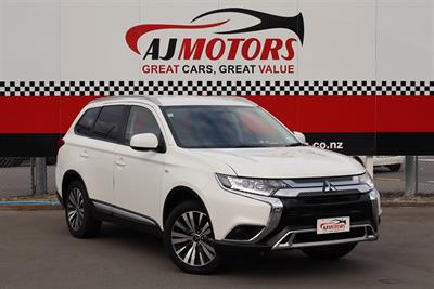 2022 Mitsubishi Outlander - Thumbnail