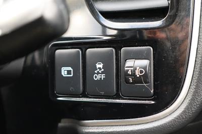 2022 Mitsubishi Outlander - Thumbnail