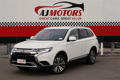 2022 Mitsubishi Outlander - Thumbnail