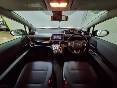 2016 Toyota Sienta - Thumbnail