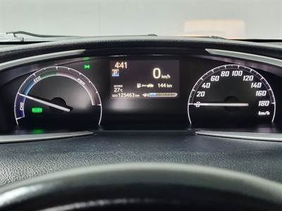 2016 Toyota Sienta - Thumbnail