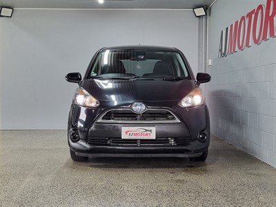 2016 Toyota Sienta - Thumbnail