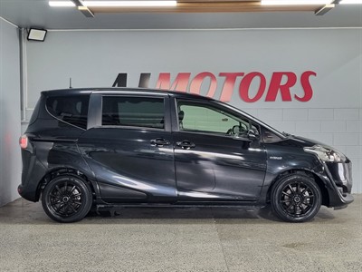 2016 Toyota Sienta - Thumbnail