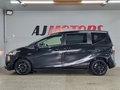 2016 Toyota Sienta - Thumbnail