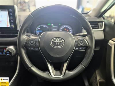 2022 Toyota RAV4 - Thumbnail