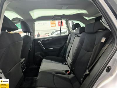 2022 Toyota RAV4 - Thumbnail