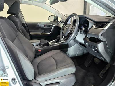 2022 Toyota RAV4 - Thumbnail