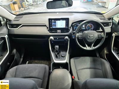 2022 Toyota RAV4 - Thumbnail