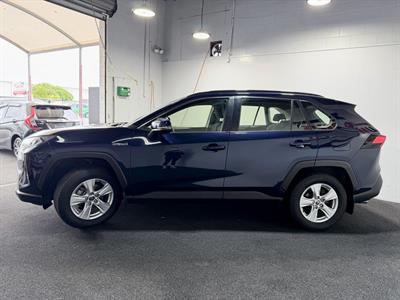 2021 Toyota RAV4 - Thumbnail