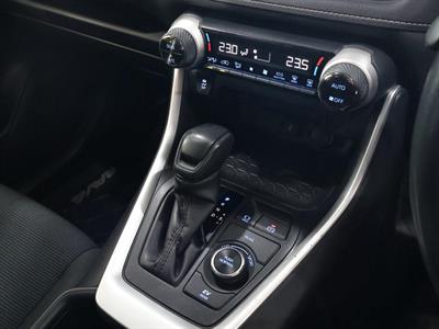 2022 Toyota RAV4 - Thumbnail