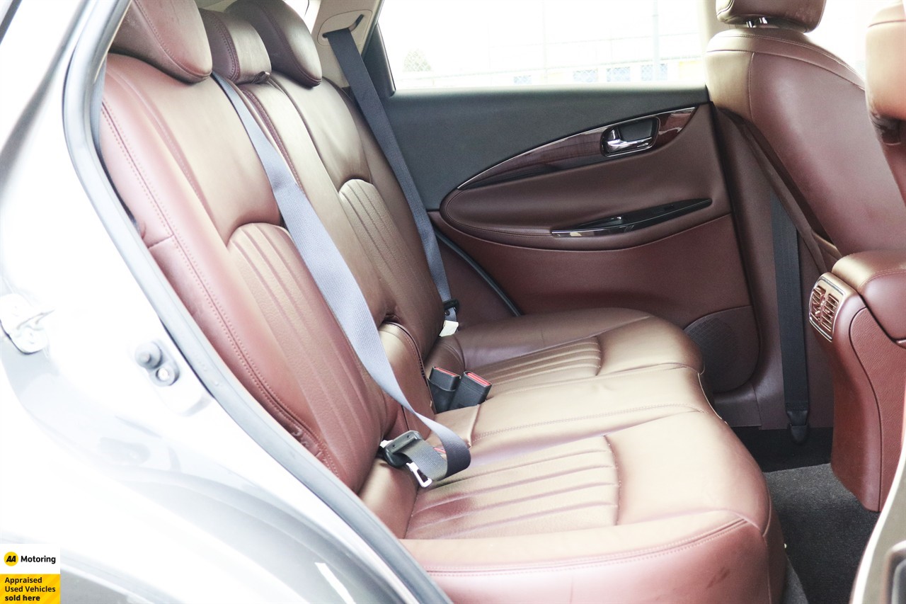 2013 Nissan Skyline