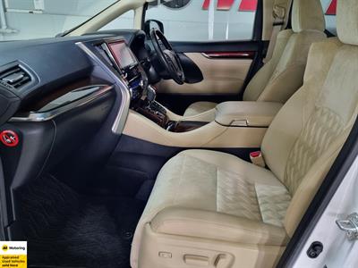 2015 Toyota Alphard - Thumbnail