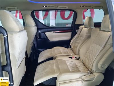 2015 Toyota Alphard - Thumbnail