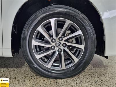 2015 Toyota Alphard - Thumbnail