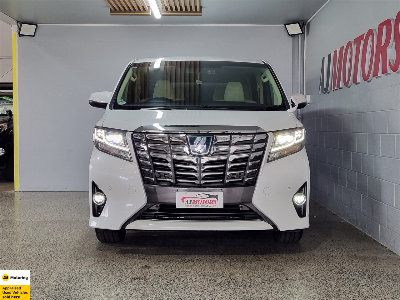 2015 Toyota Alphard