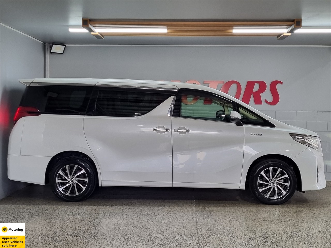 2015 Toyota Alphard