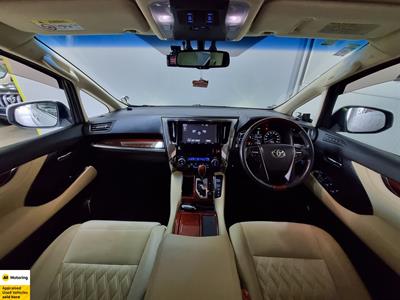 2015 Toyota Alphard - Thumbnail